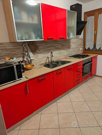 cucina usata in condizioni discrete