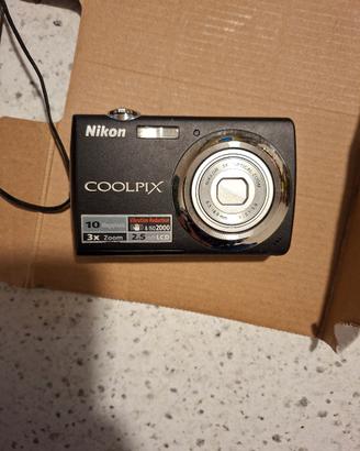 nikon coolpix 220
