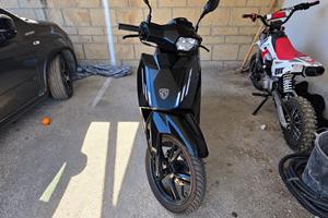 Peugeot tweet 50