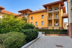 Appartamento di 110 m² con 4 locali e box auto a V