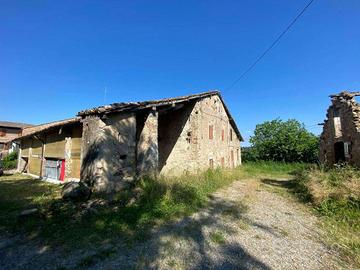 Rustico / Casale di 800 m² con più di 5 locali a A
