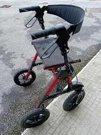 Deambulatore a quattro ruote