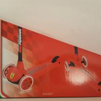 Monopattino giocattolo Ferrari