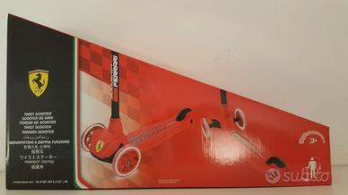 Monopattino giocattolo Ferrari