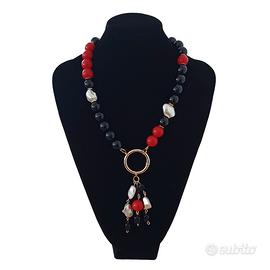 collana  pendente rossa nera bianca pietre perle