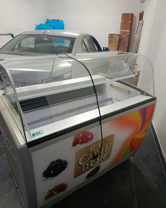 vetrina gelati 10 gusti