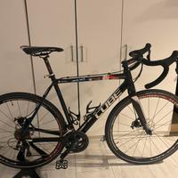 Cube CrossRace Gravel