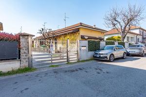 PORZIONE DI BIFAMILIARE A LAINATE