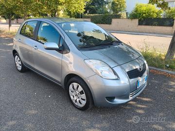 Toyota Yaris 1.0 5 porte SOLAMENTE 119.000 KM