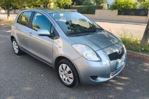 Toyota Yaris 1.0 5 porte SOLAMENTE 119.000 KM