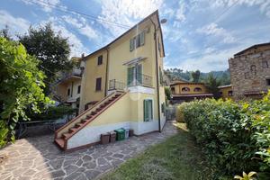 CASA SEMINDIPENDENTE A MONTIGNOSO