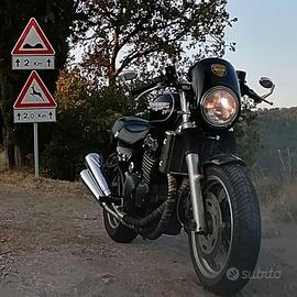 Triumph Thunderbird Sport 900