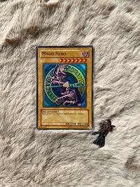 Mago Nero Dark Magician Yu-Gi-Oh! Carta e Spilla