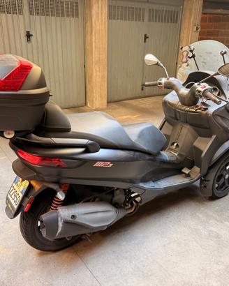 Piaggio MP3 350