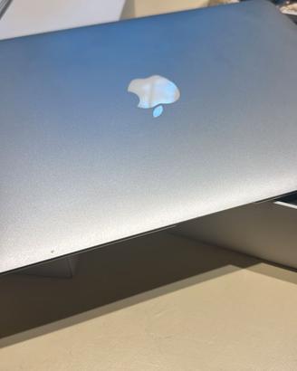 Macbook air 13 - 13.3 - 8gb ram - 128gb ssd