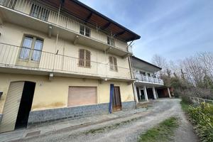 CASA SEMINDIPENDENTE A CUORGNÈ