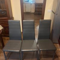 3 sedie moderne in similpelle grigia