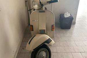 Vespa P200 E