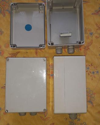contenitori in policarbonato 16x12x9 e  24x16x9 cm