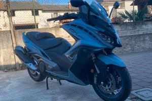 Maxi scooter Kymco