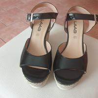 sandali con zeppa 
