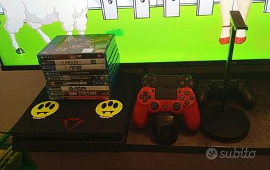PlayStation 4... Più 10 giochi.. 2 joystick