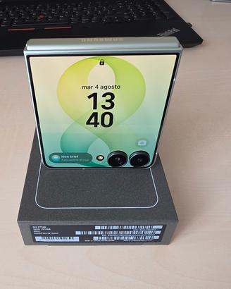 Samsung Galaxy Z Flip8 512GB ROM / 12GB  RAM Mint