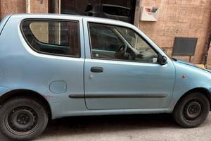 Macchina 600 anno 2005 prezzo 1000 trattabile