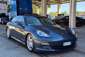 PORSCHE Panamera 4.8 4S