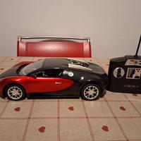 Modellino di auto radiocomandato 
