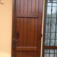 Scuri porta in  legno