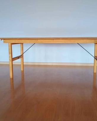 tavoli in legno con piedi richiudibili