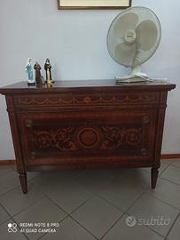 Coppia di comodini con Comò in legno