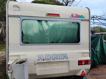 Roulotte Adria Mobil 2002 6800 euro