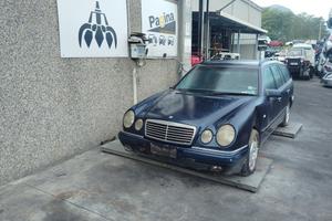 MERCEDES CLASSE E 2.5 TD 1997 605  PER RICAMBI
