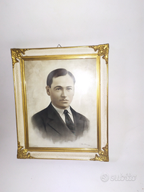 Vecchio ritratto dipinto incorniciato