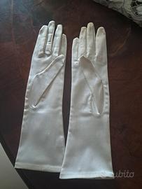 Guanti di raso da sposa
