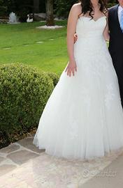 Abito da sposa con scollo a cuore