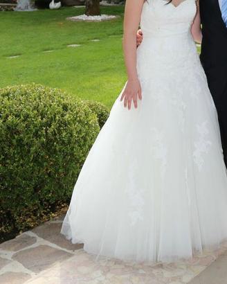 Abito da sposa con scollo a cuore