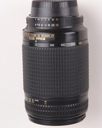 Nikon ED 70-300mm f/4-f5.6D
