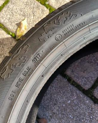 CONTINENTAL Cross Contact Winter 275/40 R22