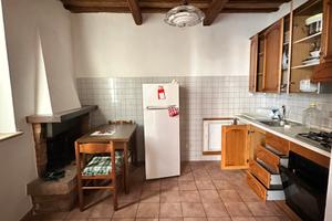 Appartamento ammobiliato piano terra