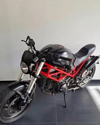Ducati Monster 695