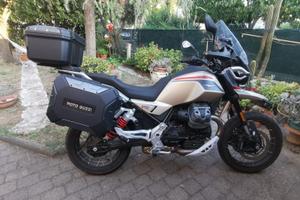 Moto Guzzi V85 TRAVEL