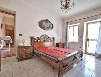 letto con testata