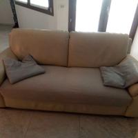 Divani pelle 3 più 2posti