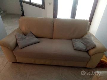 Divani pelle 3 più 2posti