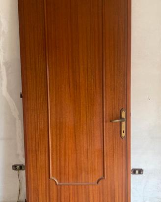 3 porte interne in legno usate, con telaio