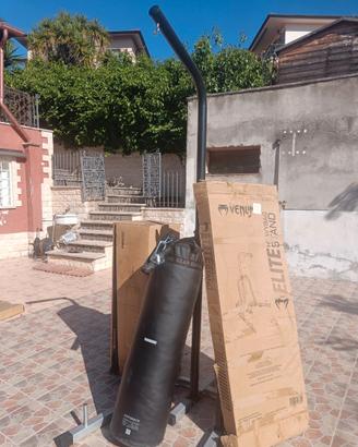 punching bag con supporto stand
