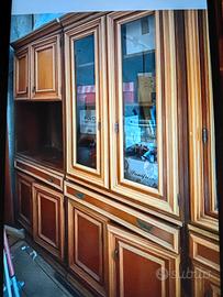 Sala in legno noce bella 